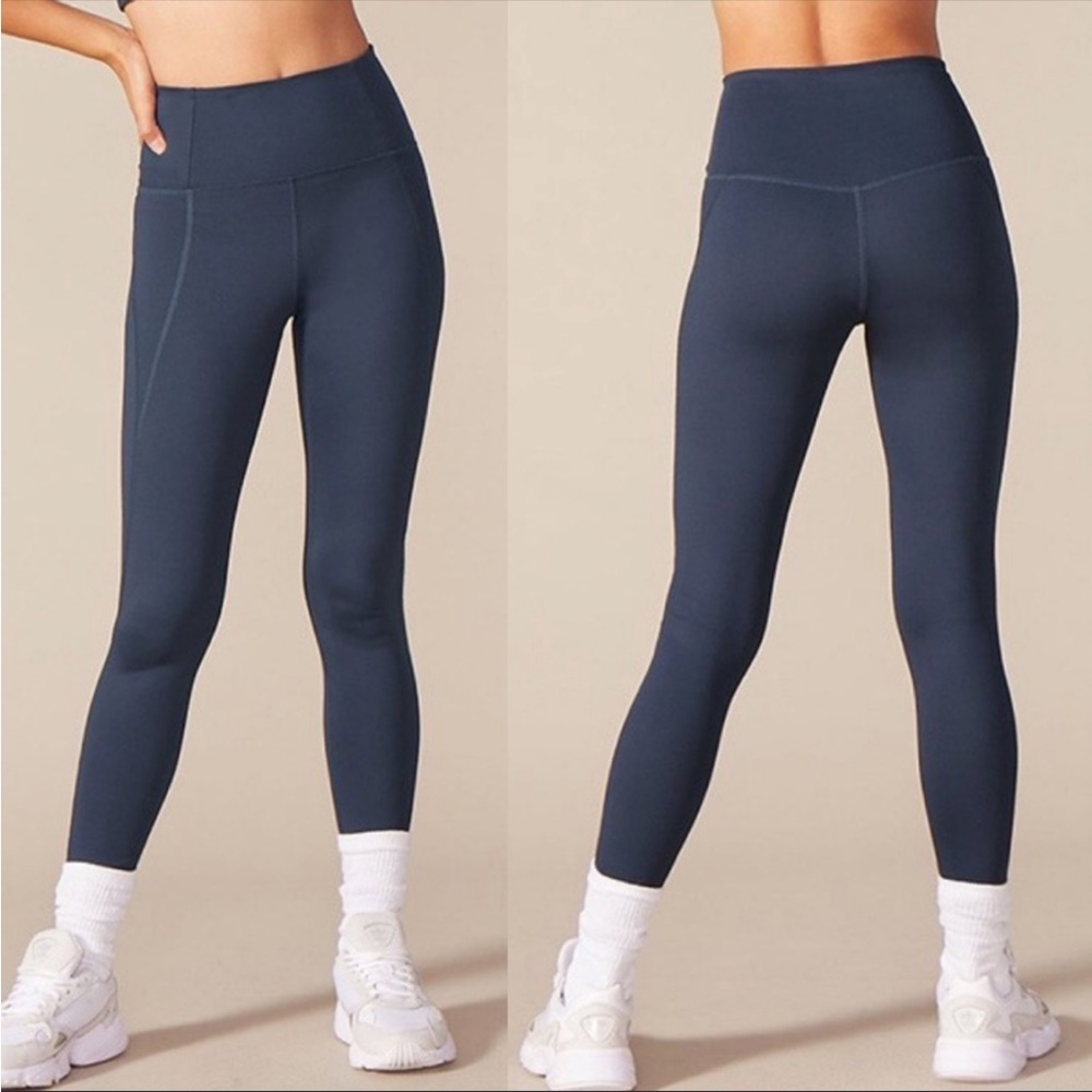 Girlfriend Collective 7/8 High Rise Compressive Legging in Midnight
